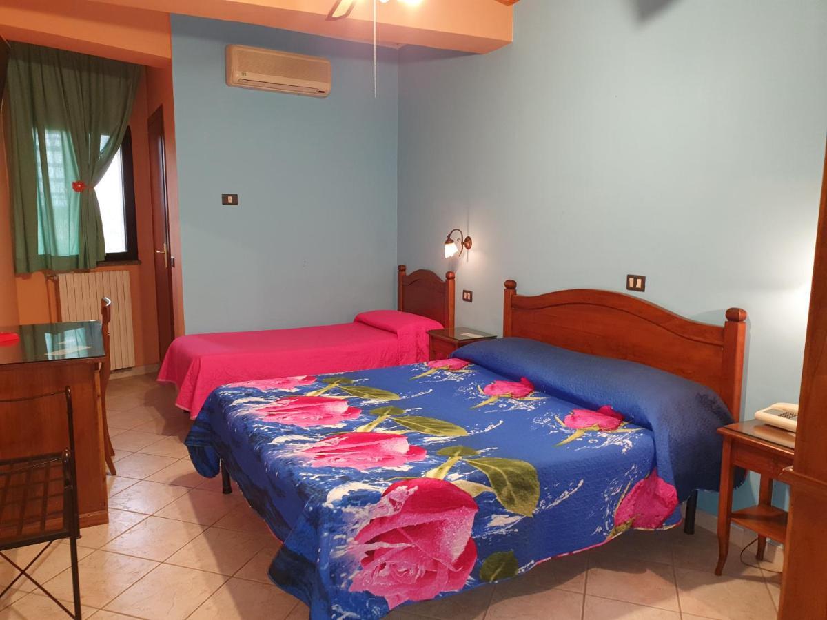 Hotel Caribe Казальнуово-ди- Наполи Экстерьер фото